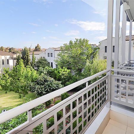 Mema'S Maisonette! Nea Fokea Luaran gambar